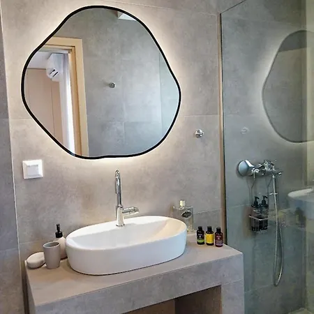 アパート White Luxury