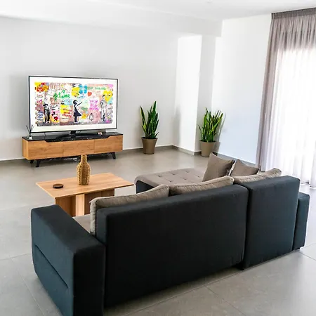 White Luxury Appartement