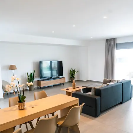 アパート White Luxury Tríkala