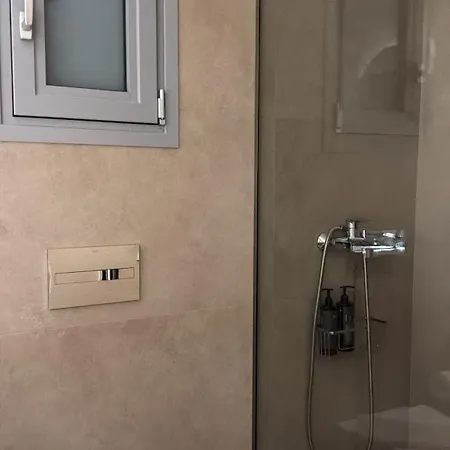 White Luxury Apartman